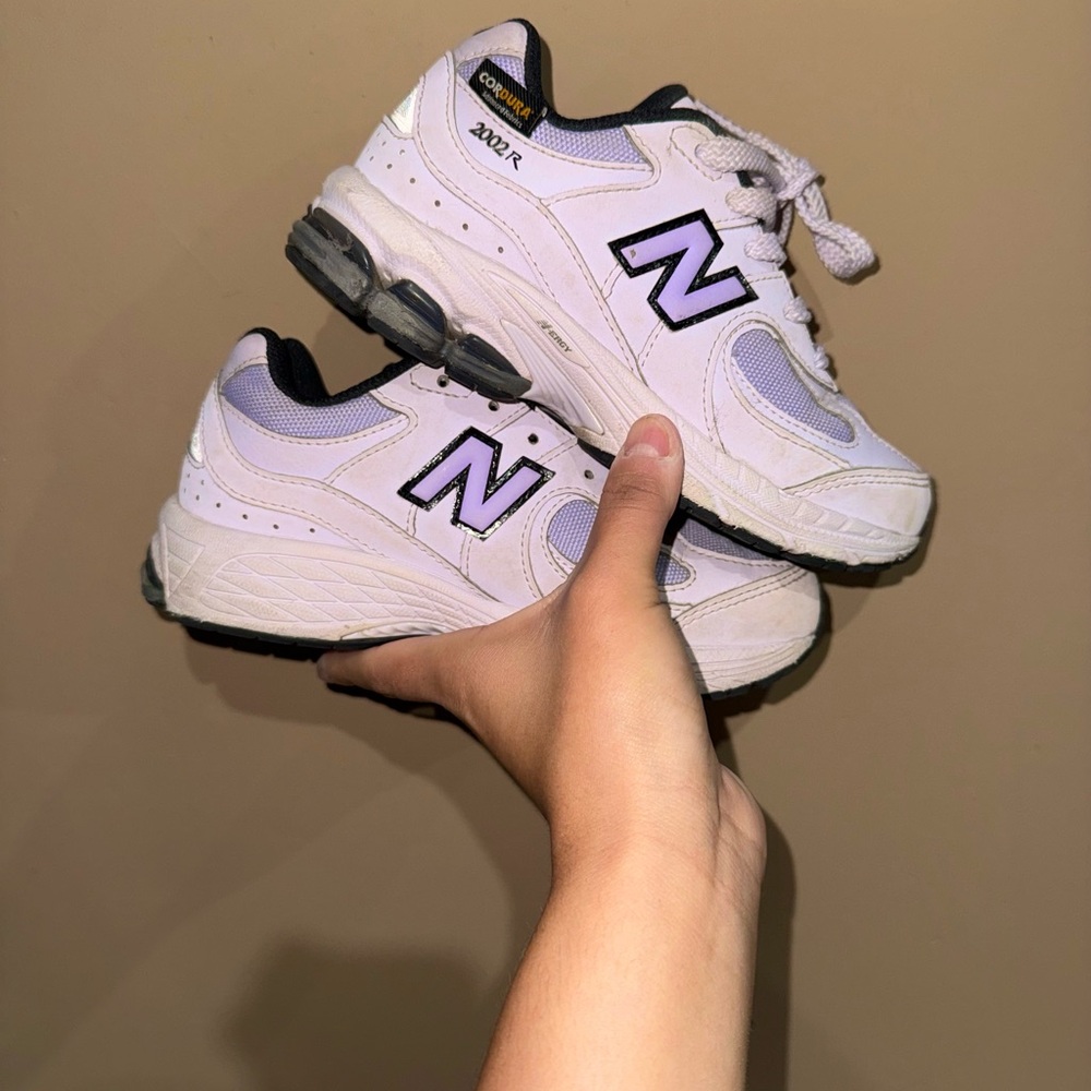 New Balance 2002R lavender  Sneakers with Purple 'N' Logo